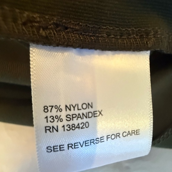 Per Se by Carlisle Olive Green Turtleneck Long Sleeve Top Size Medium MSRP $198 - Picture 3 of 8